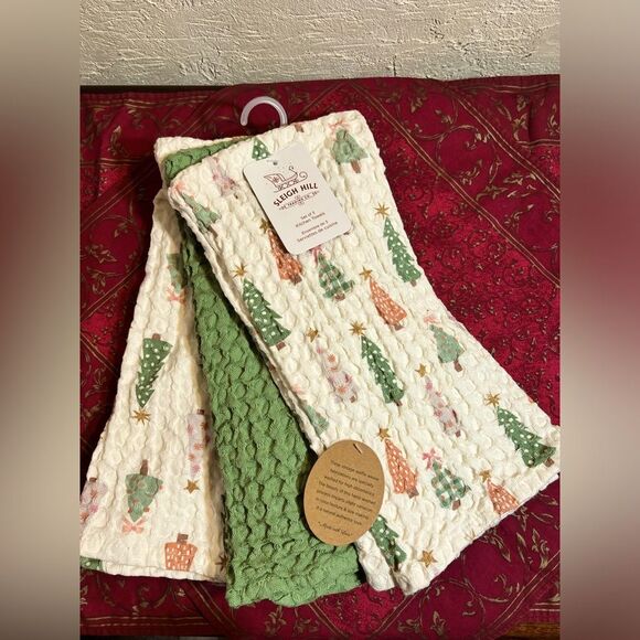 Holiday Kitchen towels set/3 by Sleigh Hill
Waffle vintage design solid& print - Picture 1 of 3